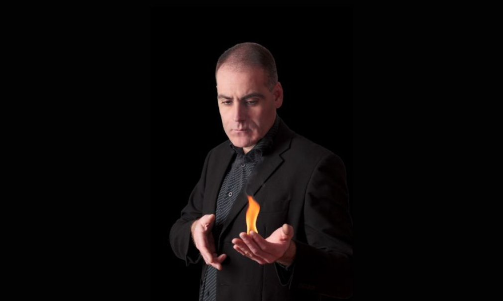 Workshop de magia "efeitos com cartas",  dinamizado pelo Mágico Dimas | novembro 2025